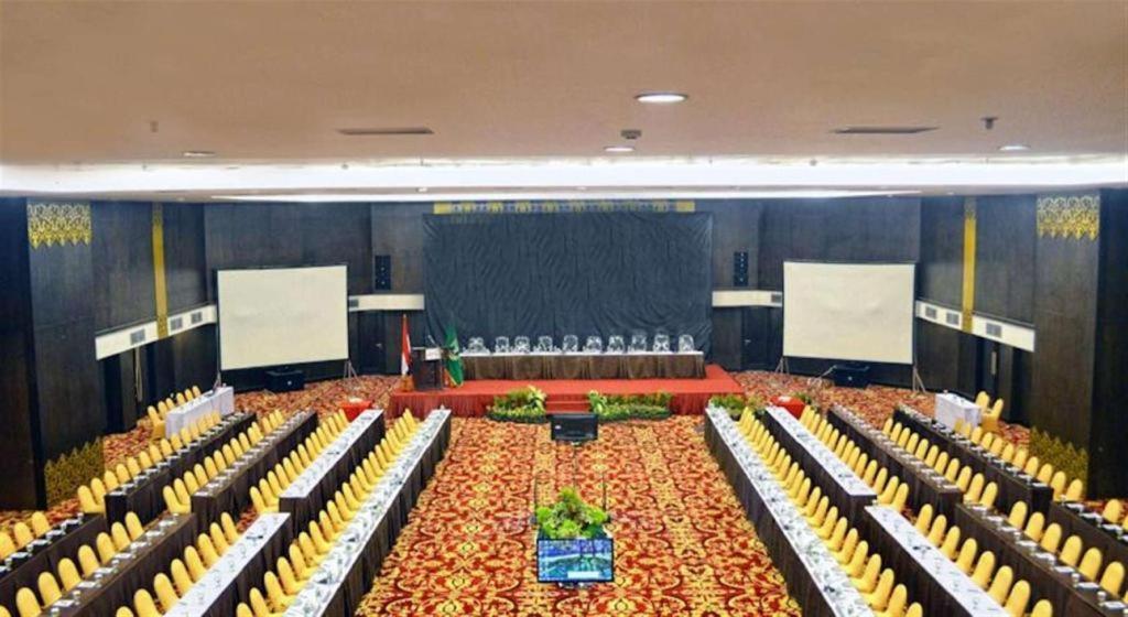 Kyriad Bumiminang Hotel Padang  Ngoại thất bức ảnh