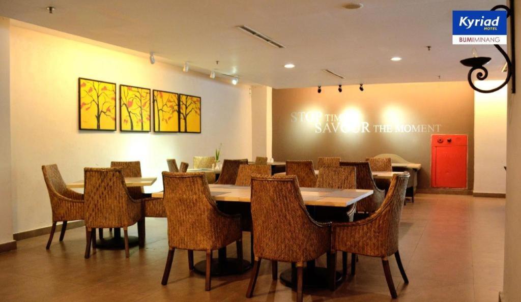 Kyriad Bumiminang Hotel Padang  Ngoại thất bức ảnh