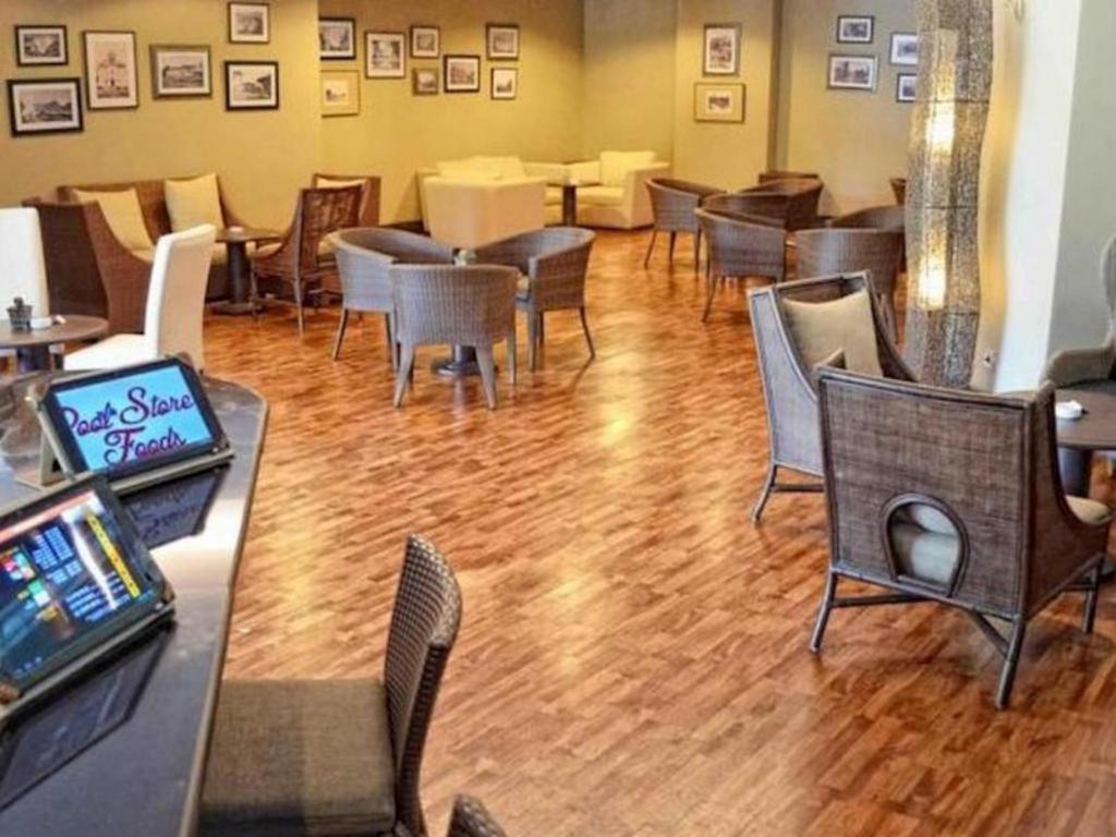 Kyriad Bumiminang Hotel Padang  Ngoại thất bức ảnh