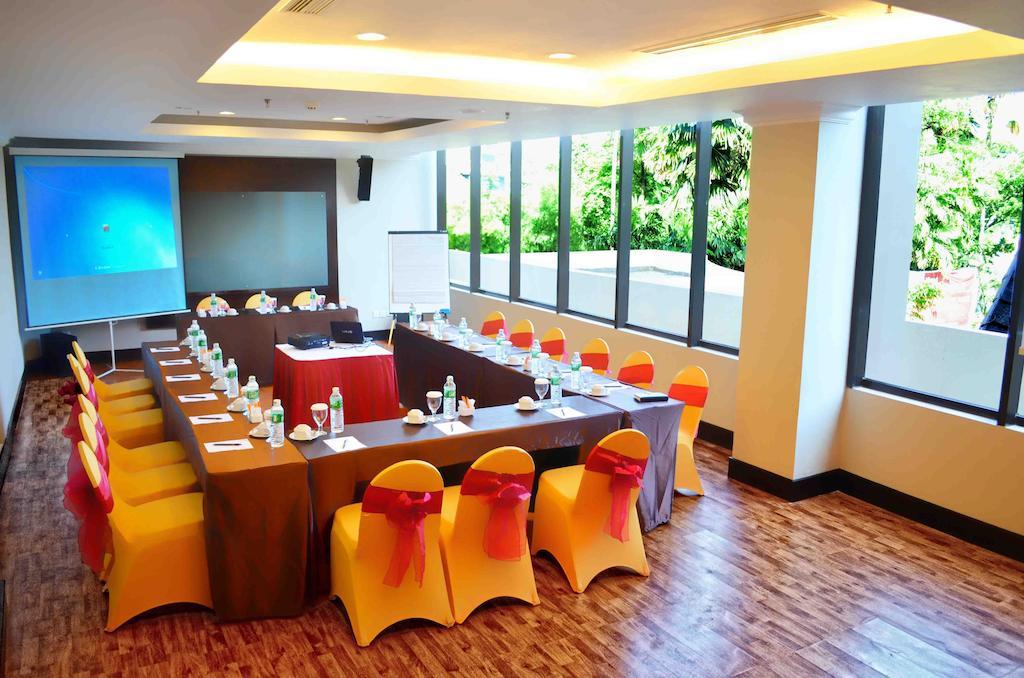 Kyriad Bumiminang Hotel Padang  Ngoại thất bức ảnh