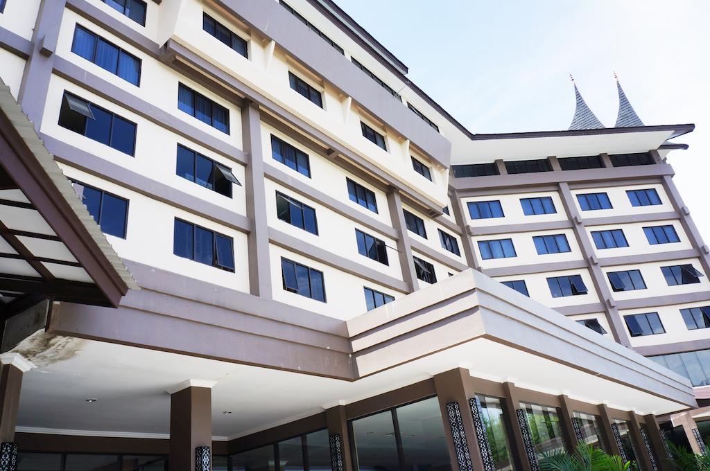 Kyriad Bumiminang Hotel Padang  Ngoại thất bức ảnh